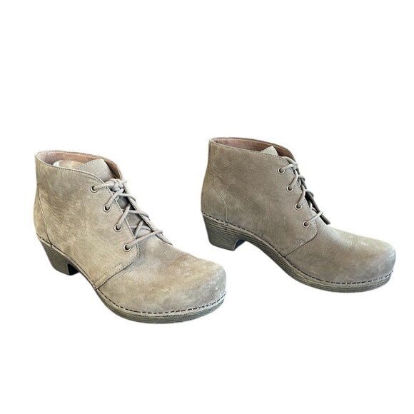 Dansko 'Meena' Lace-Up Bootie Ankle Leather Size 41 US 11/11.5 Tan EUC Suede - Picture 2 of 13